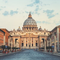 Basilica di San Pietro sulla cupola all'alba