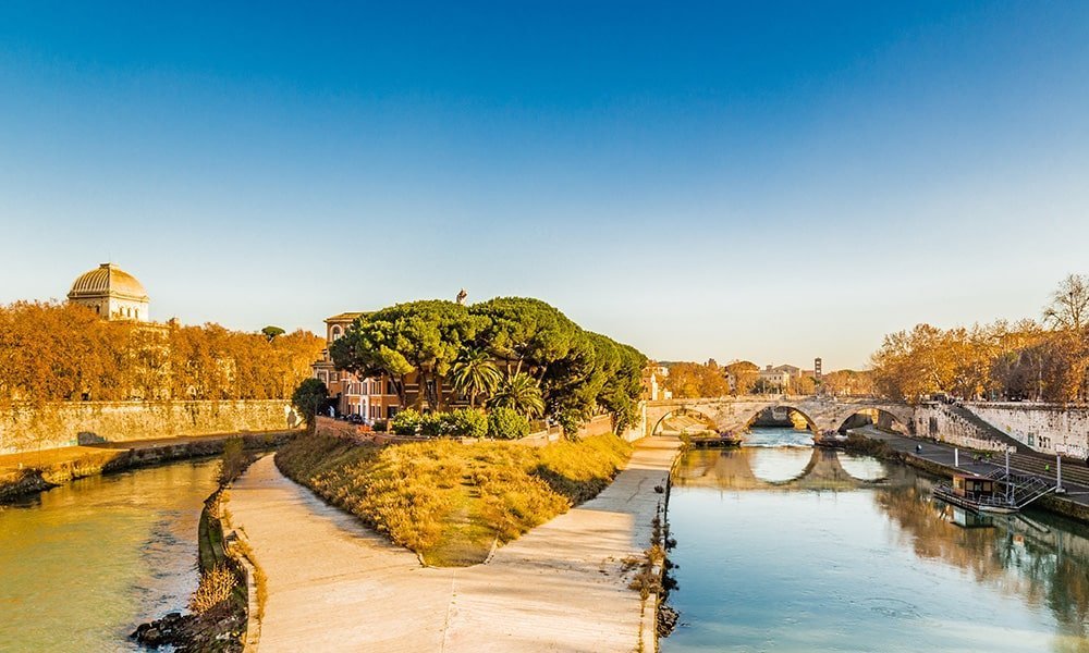 Curious stories and places - The "boat" of Esculapio - Tiber Island