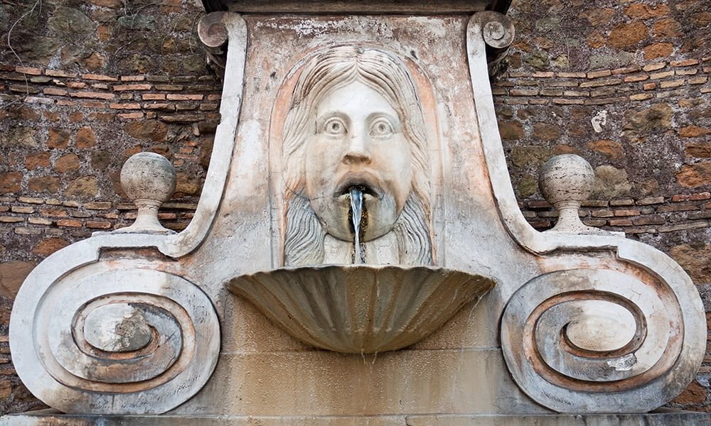 Big Mask fountain - Via Giulia