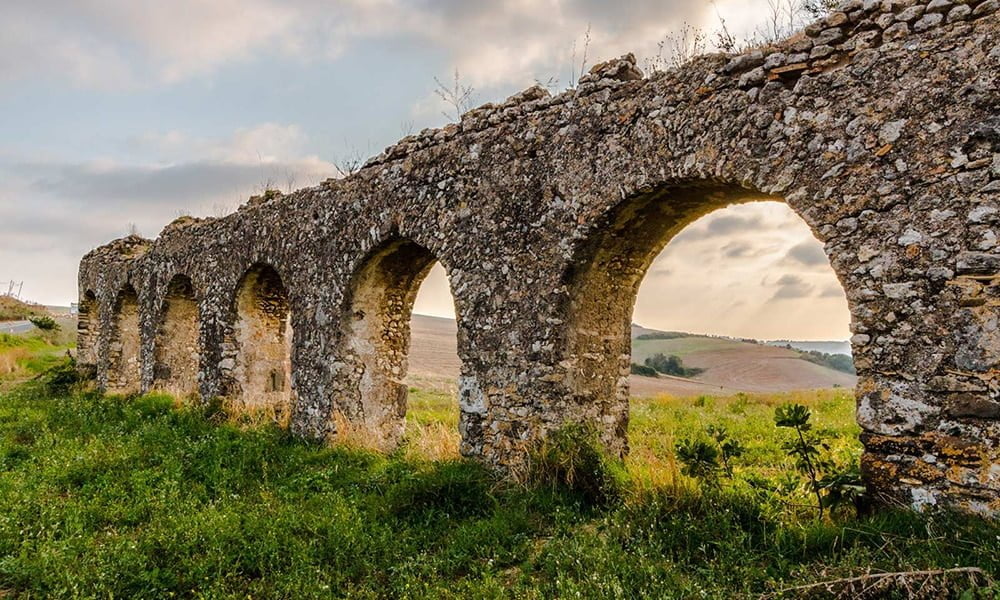 Tarquinia - Roman aqueduct