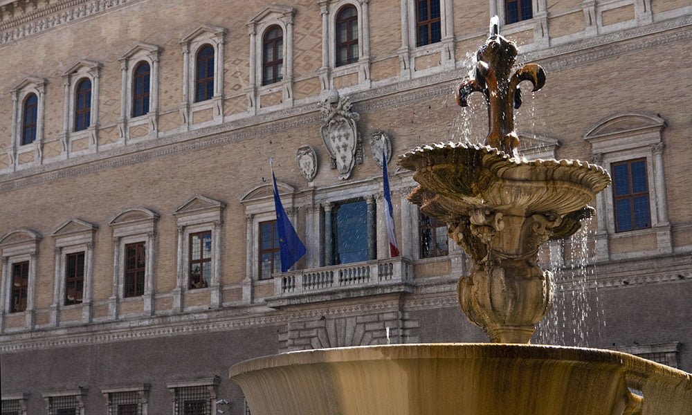 Piazza Farnese